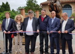 Inauguration de la statue Persik à Vigoulet-Auzil