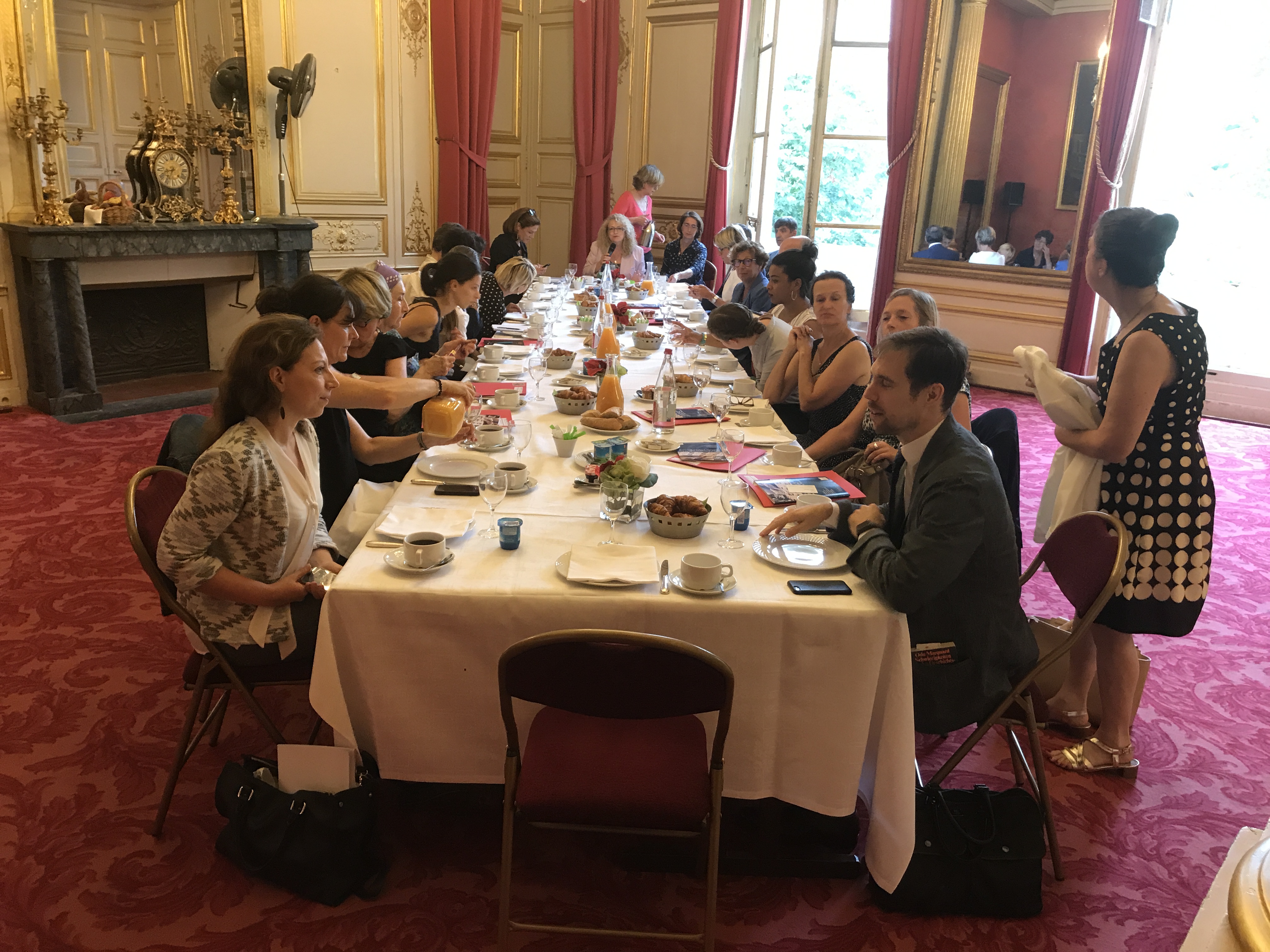 Petit-déjeuner de presse organisé par F. Laborde pour la présentation de la note su l'IVG de législation comparée